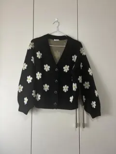 花柄 カーディガン 厚手 黒 ニット