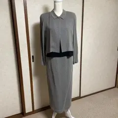 １回着美品　素敵デザインのスーツ　各種式典に！安心・貴重な日本製