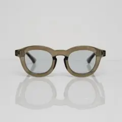 オリーブ　グリーン ウェリントン　クリアフレーム サングラス ケース付き