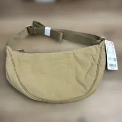 ユニクロ　ラウンドミニショルダーバッグ