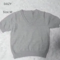 DAZY グレー Vネック 半袖ニット Mのサムネイル