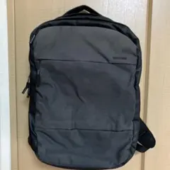 incase リュックサックのサムネイル