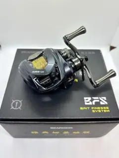 即日、匿名配送メルカリ便 ウッドガングリップ、ベイトフィネス、ブラック エルガバ ペンケース ネイビー AK057 ｜ ミスターマックス