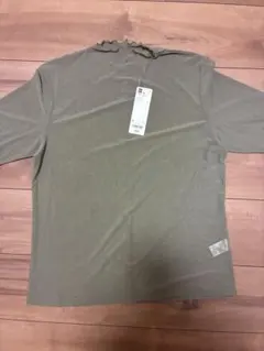 GU シアーTシャツ オリーブ