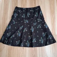 Laura Ashley　花柄フレアスカート　 ブラック　 膝丈　Lのサムネイル