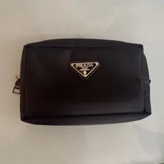 PRADA ノベルティ　ブラック　ナイロンポーチ