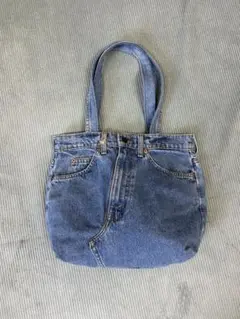 Item thumbnail for item 83ce1927-38fe-40c2-83cd-4a7f46099fba