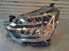 UDクオン 純正 LEDヘッドライトAssy 左　中古（52846-32317) UDクオン 純正 LEDヘッドライトAssy 左 中古（52846-32317) - メルカリ