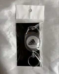 アディダス