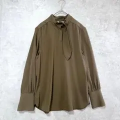 エイチアンドエム♦︎ ボウタイブラウス （XS）カーキ とろみ オフィス 通勤のサムネイル