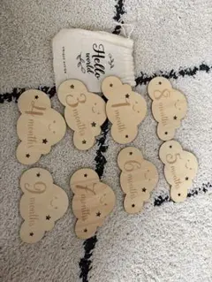 マンスリーフォト　月齢カード　木製　美品　ニューボーン　ベビー　収納付き