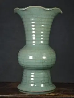 青磁 花瓶 木箱付き 透かし彫り 陶器 花器 壺 花入 インテリア 和風