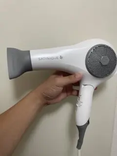 SATINIQUE ヘアドライヤー ホワイト SATINIQUE ヘアドライヤー ホワイト 22年製