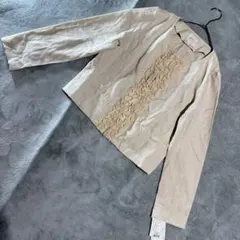 【新品タグ付き】grove ノーカラージャケット M フリル ベージュ 春秋