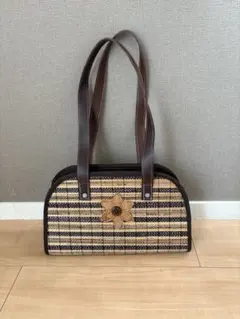 ハンドバッグ 花の装飾付き