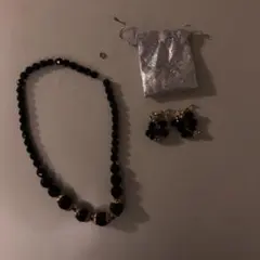 ネックレス、イヤリングセットで。難あり