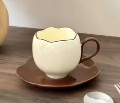花びらデザイン マグカップ ソーサー付き