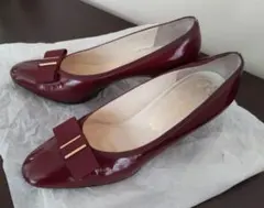 処分価格　銀座ヨシノヤ パンプス 23cm 牛皮 エナメル仕上げ