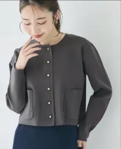 新品未使用　coca ゴールドボタンクルーネックニットカーディガン　チャコール