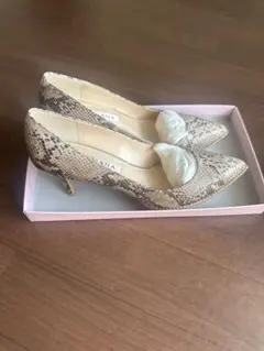 【美品】DIANA ヘビ柄 23.5cm