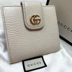 美品 付属品あり GUCCI グッチ GGマーモント 二つ折り財布 ホワイトのサムネイル