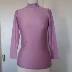 スポーツ　薄紫　タ−トルネック