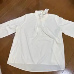 ホワイトフリルネック長袖ブラウス M