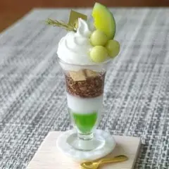 メロンパフェ