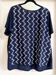 花柄刺繍 ネイビー 半袖Tシャツ　3XL(４L)