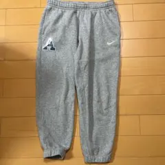 アメリカ　古着　NIKE グレー スウェットパンツ Mサイズ　ロゴ　ナイキ