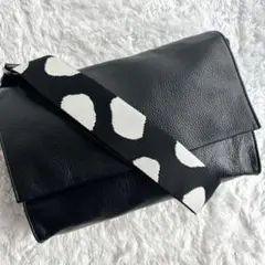極美品！ear PAPILLONNER ワイドテープ ショルダーバッグ ブラック