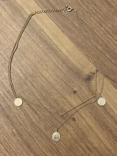 コインチャーム付き二重チェーンネックレス