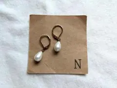 ドロップ型シェルパールピアス　イヤリング　ハンドメイドピアス