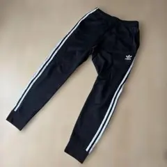adidasオリジナルス　トレフォイルトラックパンツ ブラック