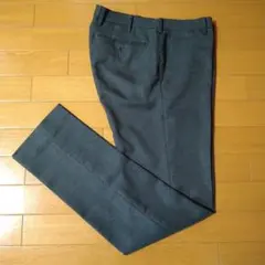 UNIQLO グレー スラックス ウエスト79cm レングス85cm