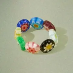 カラフル花模様ビーズリング　カジュアル　エレガント　個性的　ポップ