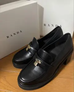 RANDA ローファー ブラックのサムネイル