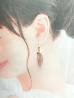 オレンジムーンストーンのゆらゆらしゃらピアス