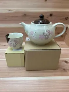 【希少❣️】ハローキティ 桃キティ 中華シリーズ　茶器セット 急須 湯呑み お皿 最安値 桃キティ 【希少❣️】ハローキティ 中華シリーズ 茶器セット