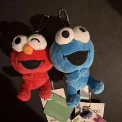 セサミストリート　エルモ　クッキーモンスター　ぬいぐるみチェーン　マスコット