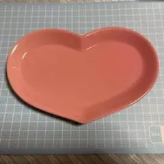 ピンクのハートのお皿　小物入れにも　高さ約2センチ