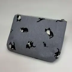 ポーチ　猫柄　ハンドメイド