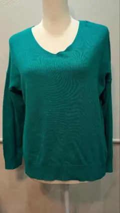 ターコイズ Vネック 長袖ニットセーター♪