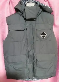 【NIKE×FCRB】Wネーム コラボ 刺繍ロゴ 総柄 リバーシブルダウンベスト