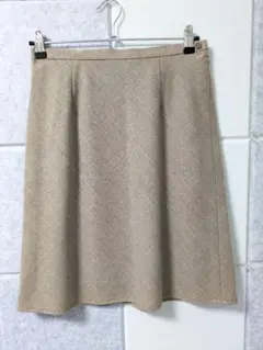 【美品】フレアスカート　ベージュ　ひざ丈