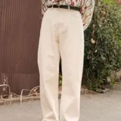 クティール kutir ハイウエストストレートデニムパンツ　オフホワイト LLのサムネイル