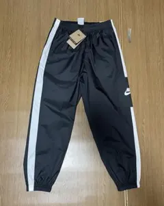 新品　定価6820円　NIKE トレーニングパンツロングパンツ　Mサイズ