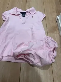 ピンク ポロシャツとパンツ セットのサムネイル