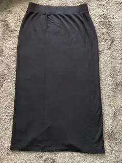 紺のタイトスカート スリット入り