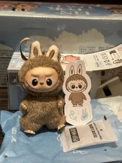 ラブブ イニシャル ぬいぐるみ